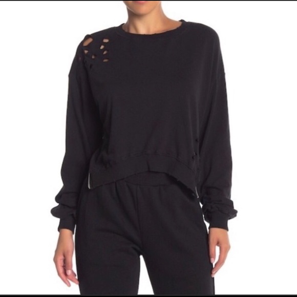♥️2 left♥️Black distressed sweater - Picture 2 of 4